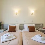Hotel Parnassos 3*