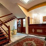 Parnassos Hotel 3*