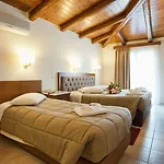 Hotel Parnassos 3*