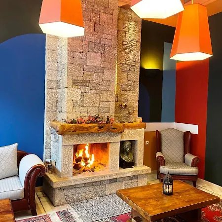 Parnassos Hotel 3*