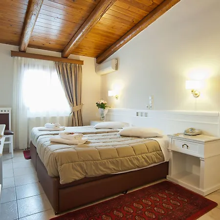 Hotel Parnassos 3*