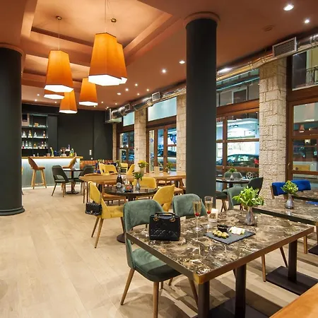 Parnassos Hotel 3*