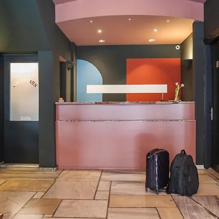 Parnassos Hotel 3*