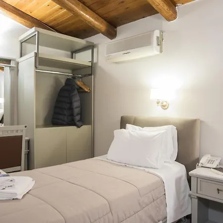 Otel Parnassos Delphi