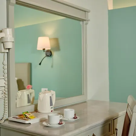 Hotel Parnassos 3*