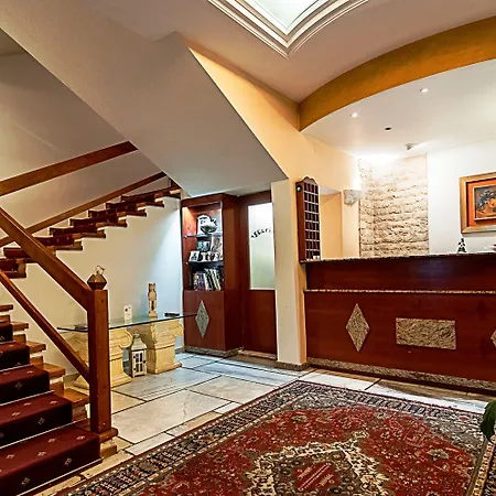 Parnassos Hotel 3*