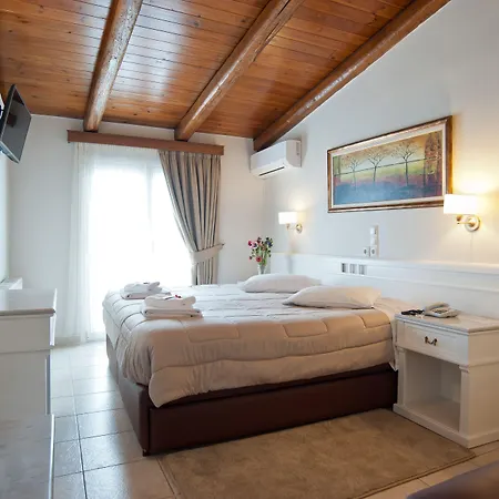 Hotel Parnassos 3*