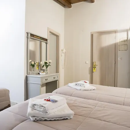 Parnassos Hotel 3*
