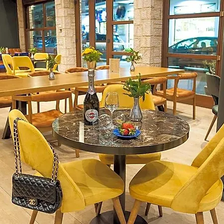Parnassos Hotel 3*