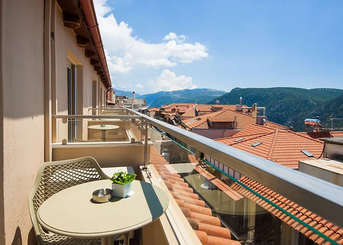 Ξενοδοχείο Parnassos 3*